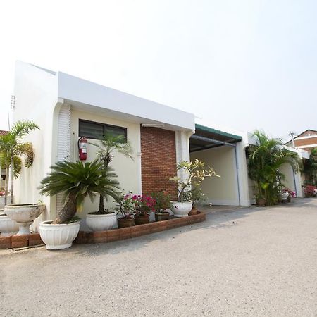 Bualuang Hotel أنغ ثونغ المظهر الخارجي الصورة