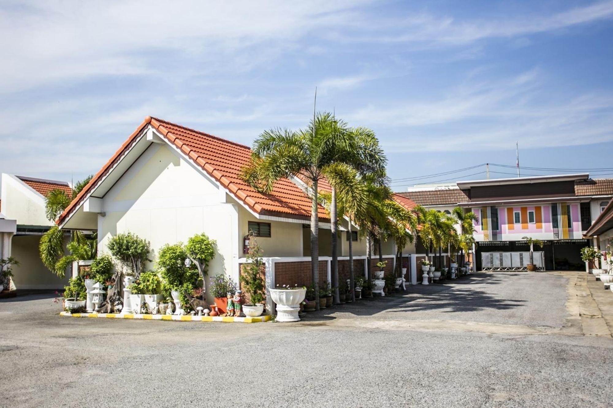 Bualuang Hotel أنغ ثونغ المظهر الخارجي الصورة