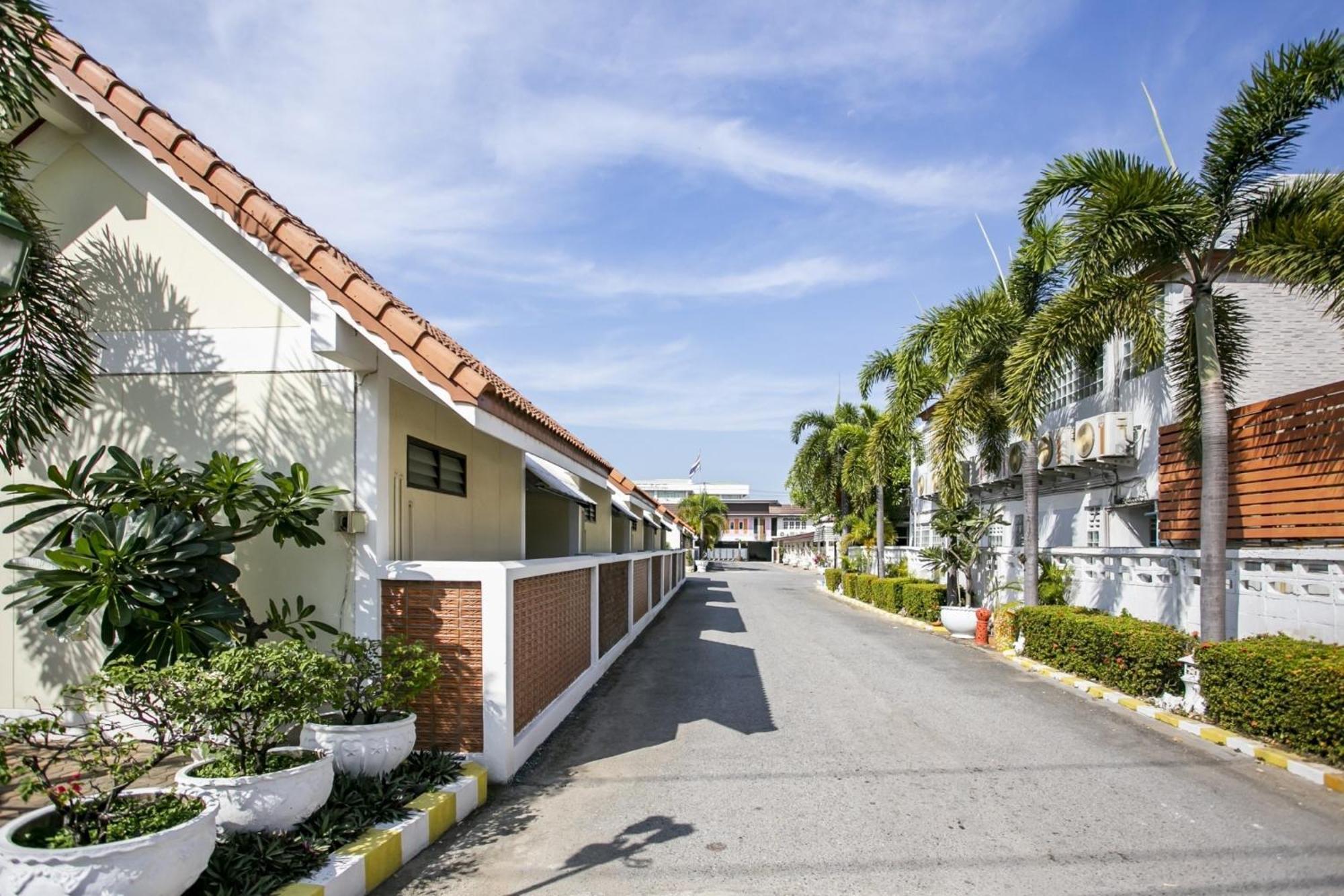 Bualuang Hotel أنغ ثونغ المظهر الخارجي الصورة