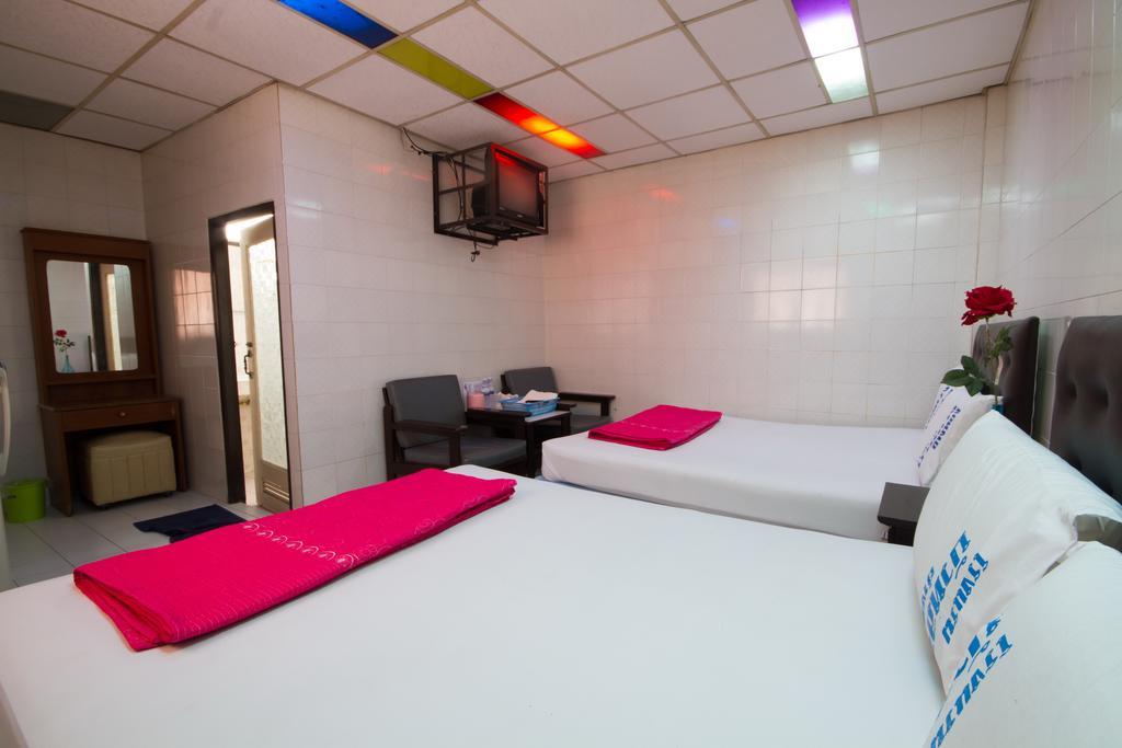 Bualuang Hotel أنغ ثونغ المظهر الخارجي الصورة